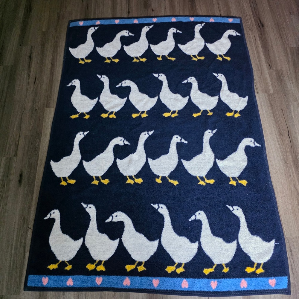 Vintage 1987 Crown Crafts Vuteks Goose Blanket Reversible Navy White Country